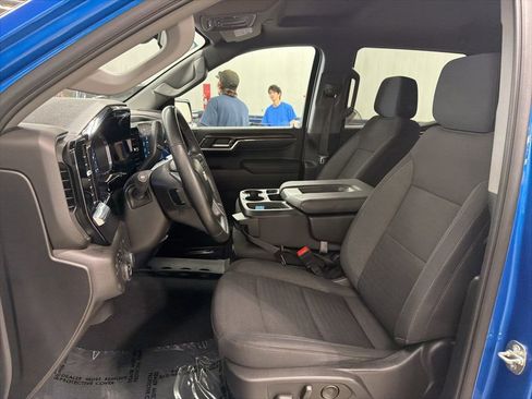 Used 2024 Chevrolet Silverado 1500 LT w/ Z71 Off-Road Package AWD/4WD image 14
