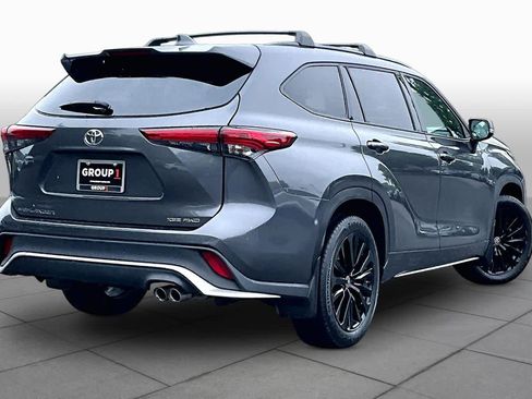 Used 2023 Toyota Highlander XSE AWD/4WD image 13