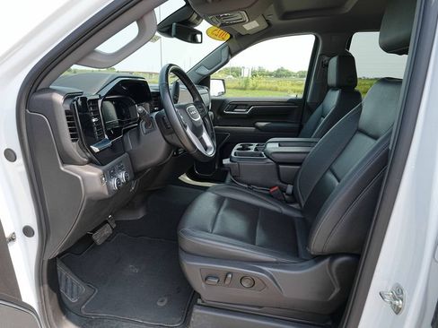 Used 2025 GMC Sierra 1500 SLT AWD/4WD image 16