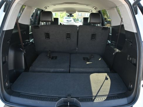 Used 2023 GMC Acadia SLT image 17