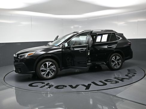 Used 2020 Subaru Outback Touring XT AWD/4WD image 12