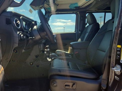 New 2026 Jeep Gladiator Sport AWD/4WD image 12