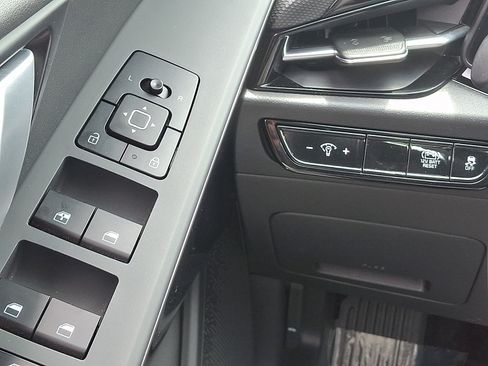 Certified 2024 Kia Niro EX FWD image 27
