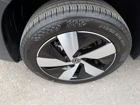 Used 2024 Volkswagen Taos S image 9