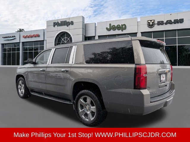 Used 2017 Chevrolet Suburban LT w/ Luxury Package RWD image 5