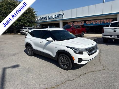 Used 2021 Kia Seltos S AWD/4WD image 1