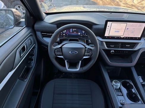 New 2026 Ford Explorer ST-Line w/ ST-Line Street Pack image 5
