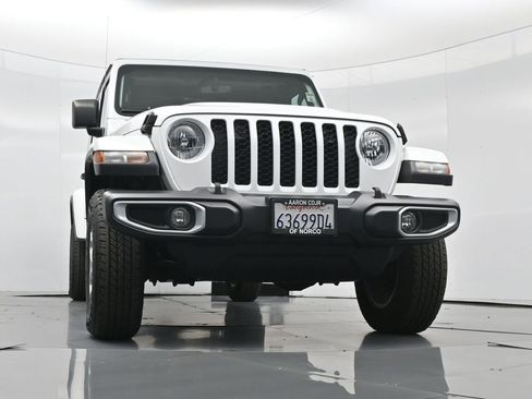 Used 2023 Jeep Gladiator Sport image 49