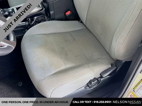 Used 2019 Toyota Tacoma SR5 AWD/4WD image 18