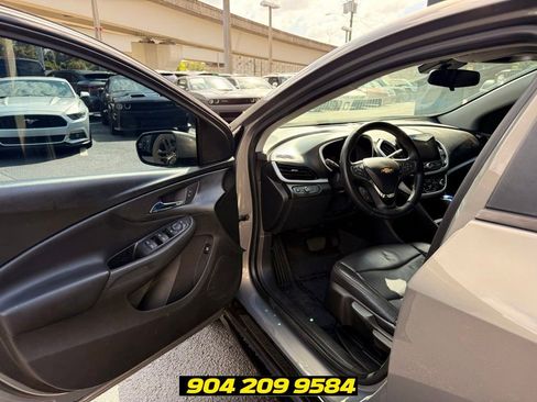 Used 2017 Chevrolet Volt LT FWD image 21