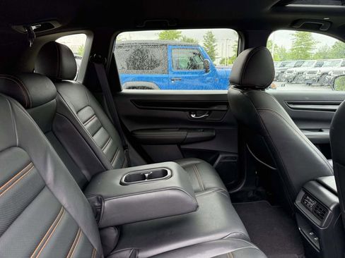 Used 2025 Honda CR-V Sport image 16