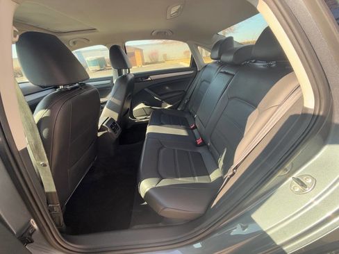 Used 2014 Volkswagen Passat 1.8T SE image 11