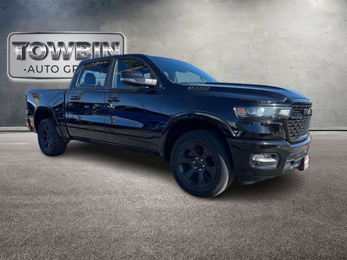 Used 2025 RAM 1500 Big Horn AWD/4WD image 3