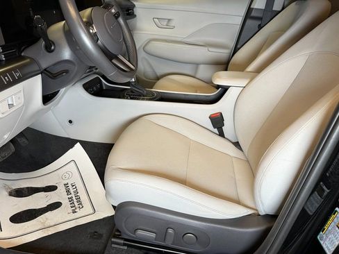 Used 2025 Hyundai Kona SEL image 21