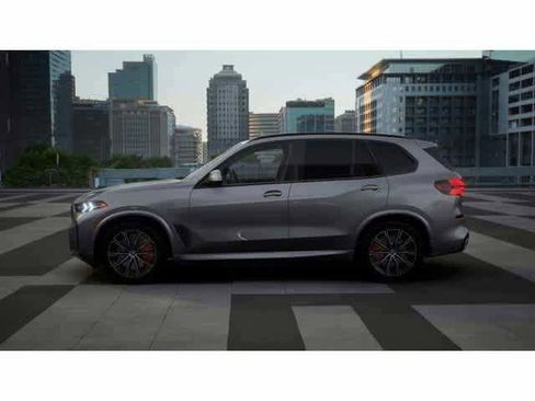 Used 2026 BMW X5 sDrive40i w/ M Sport Package RWD image 4