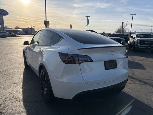 Used 2022 Tesla Model Y Performance AWD/4WD image 17