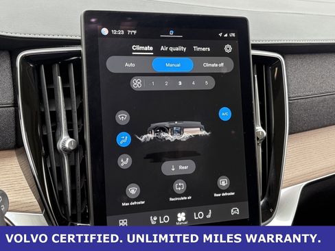 Certified 2025 Volvo XC90 B6 Plus image 24