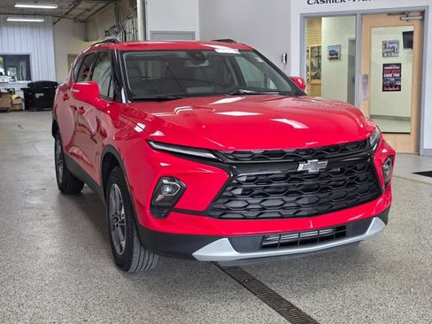 Used 2024 Chevrolet Blazer LT w/ LPO, Black Grille Bar Package AWD/4WD image 3