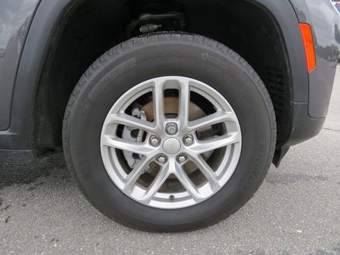 Certified 2024 Jeep Grand Cherokee Laredo X RWD image 10