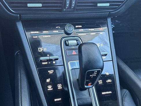 Used 2019 Porsche Cayenne image 20