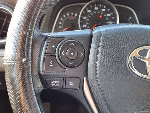 Used 2015 Toyota RAV4 LE FWD image 21