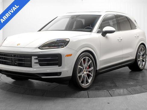 Used 2025 Porsche Cayenne S AWD/4WD image 7
