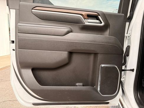 Used 2025 Chevrolet Silverado 2500 LT AWD/4WD image 9