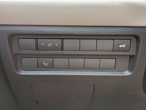 New 2025 Mitsubishi Outlander AWD image 28