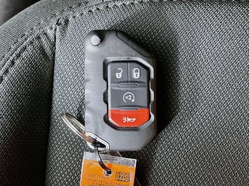 Used 2022 Jeep Wrangler Unlimited Sport AWD/4WD image 13