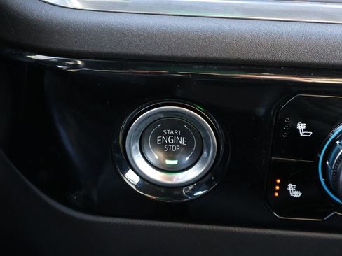 Certified 2024 GMC Sierra 1500 SLT image 24