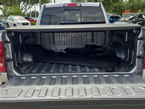 Used 2022 RAM 1500 Laramie AWD/4WD image 10