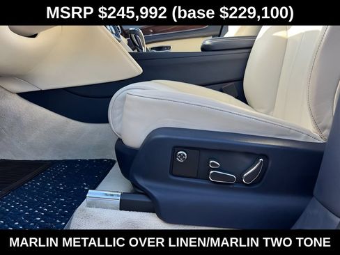 Used 2018 Bentley Bentayga AWD/4WD image 22