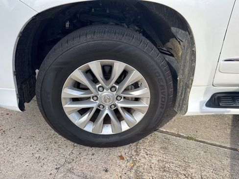 Used 2019 Lexus GX 460 Premium w/ Premium Package image 5