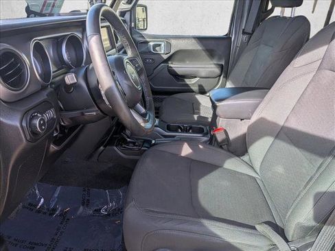 Used 2022 Jeep Gladiator Willys image 11