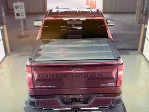 Used 2020 Chevrolet Silverado 1500 High Country w/ Technology Package AWD/4WD image 13