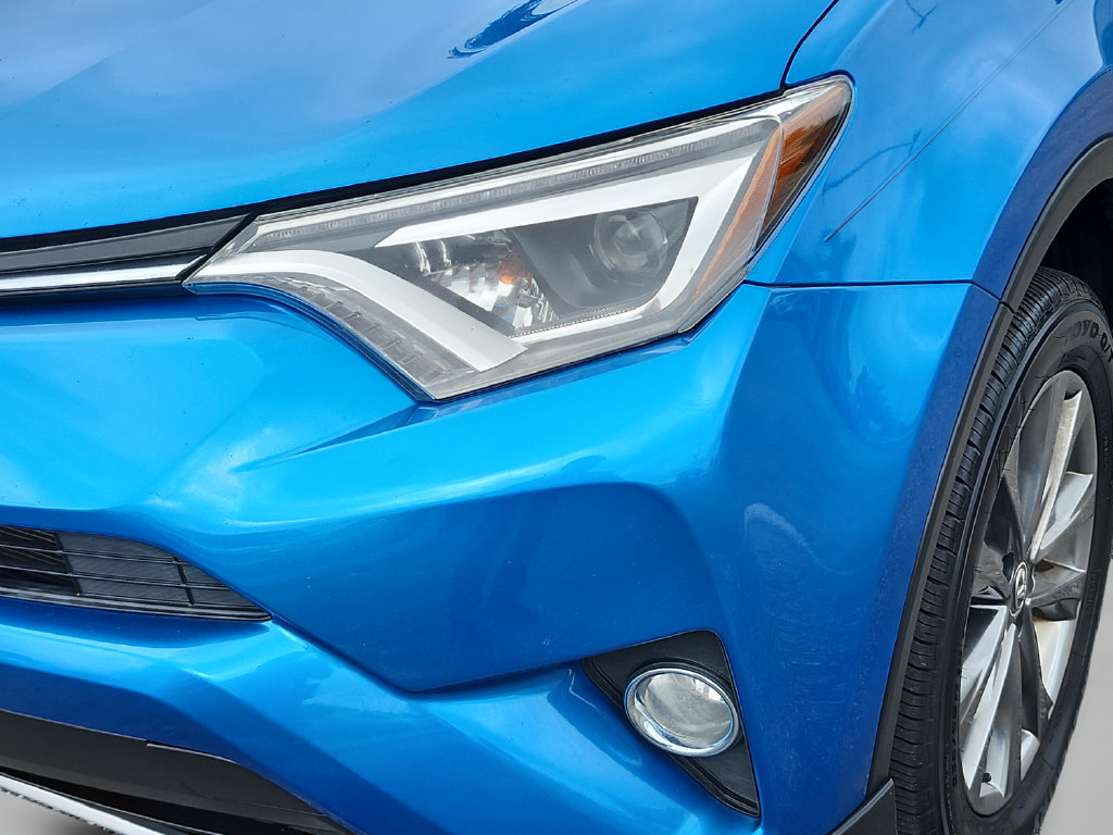 Used 2018 Toyota RAV4 Limited FWD image 13