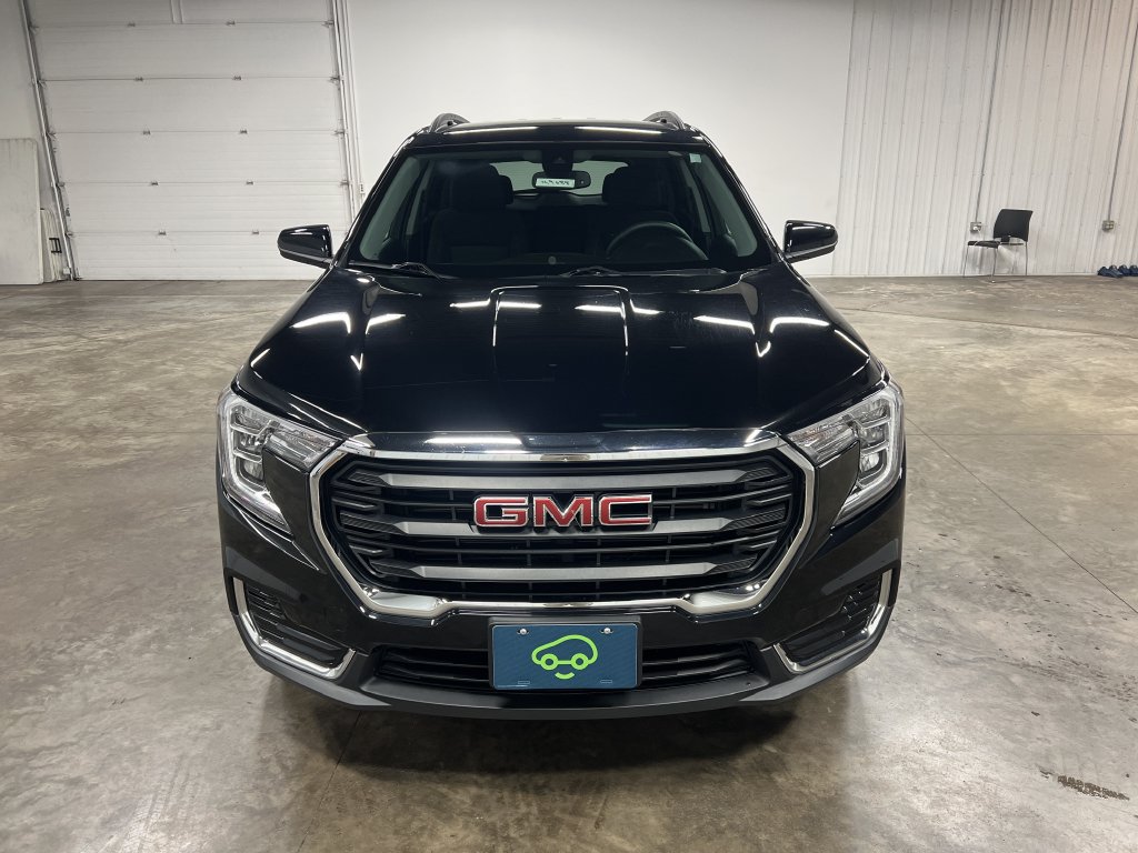 Certified 2023 GMC Terrain SLE w/ Driver Convenience Package AWD/4WD image 4