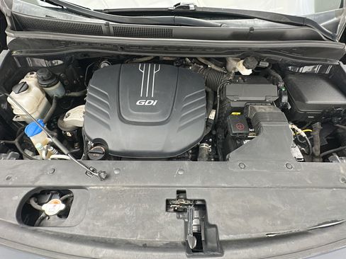 Used 2017 Kia Sedona LX FWD image 21