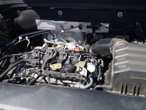 Used 2025 Volkswagen Atlas SE image 8