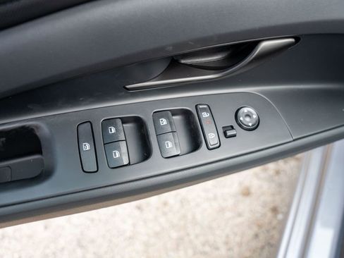 New 2025 Hyundai Elantra SEL image 16