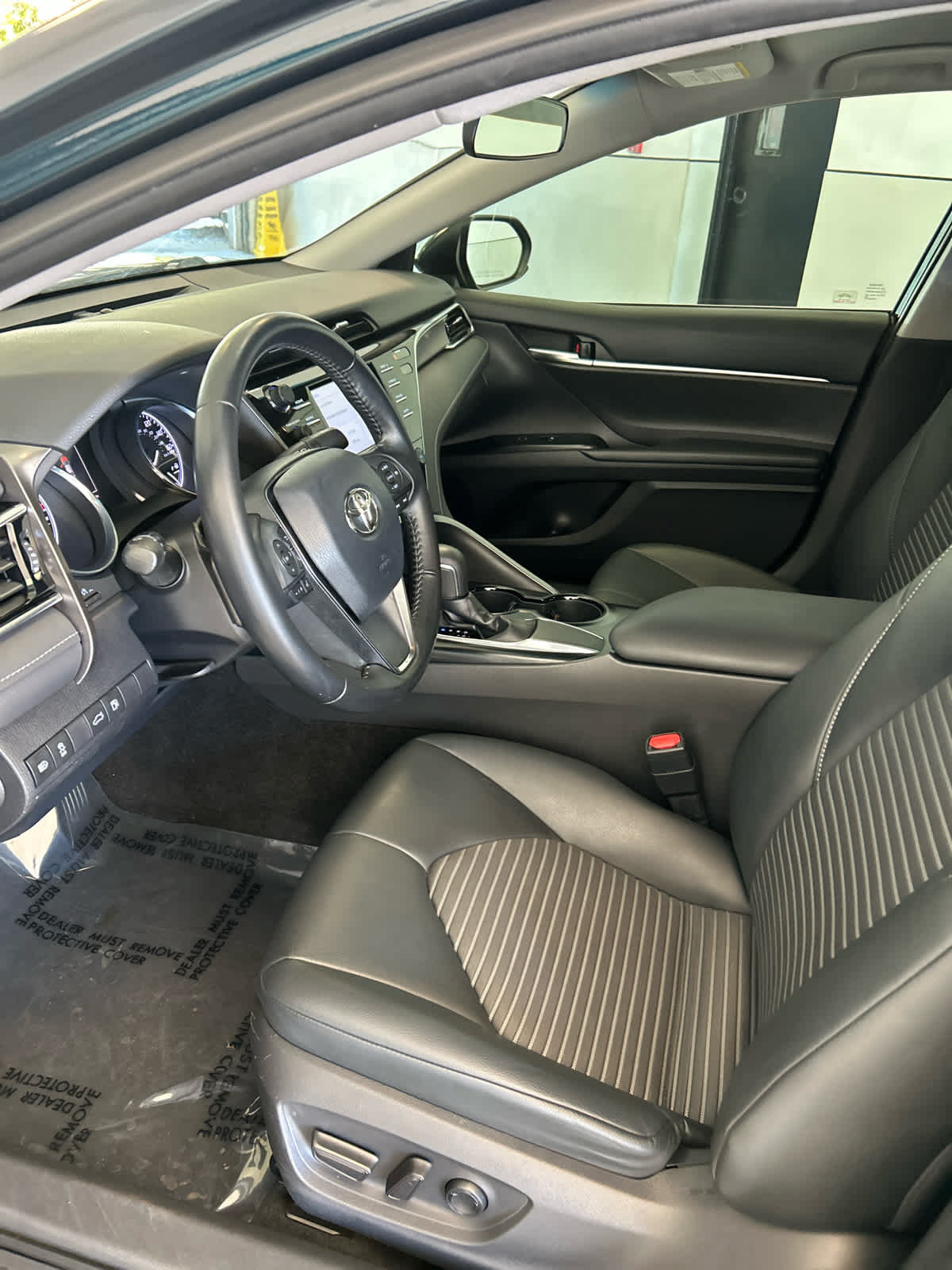 Used 2018 Toyota Camry SE FWD image 15