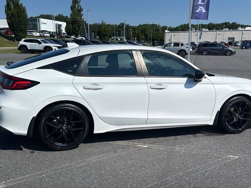 Used 2024 Honda Civic Sport image 4