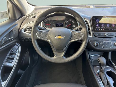 Used 2024 Chevrolet Malibu LT FWD image 30