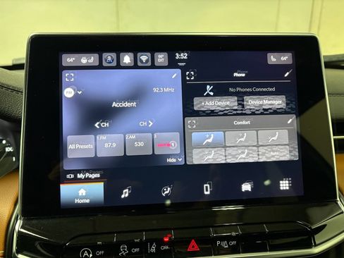 Used 2025 Jeep Compass Limited AWD/4WD image 18