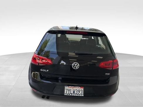 Used 2017 Volkswagen Golf SE image 4
