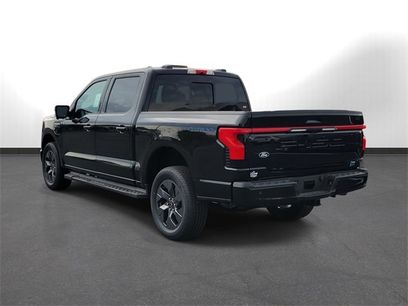 New 2025 Ford F150 Lightning Lariat w/ Max Trailer Tow Package