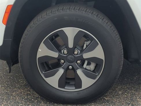 Used 2024 Jeep Grand Cherokee Limited 4xe image 10