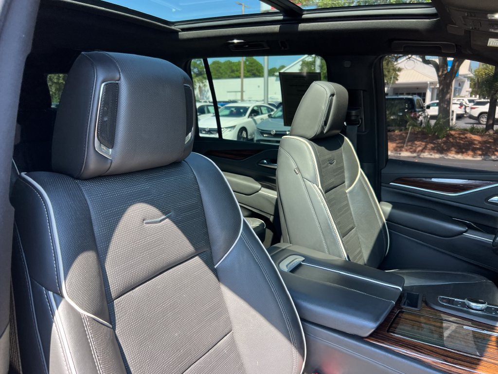 Used 2022 Cadillac Escalade ESV Premium Luxury RWD image 27