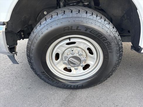 Used 2022 Ford F350 XL w/ Power Equipment Group image 9