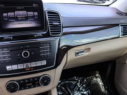 Used 2017 Mercedes-Benz GLS 450 4MATIC image 21